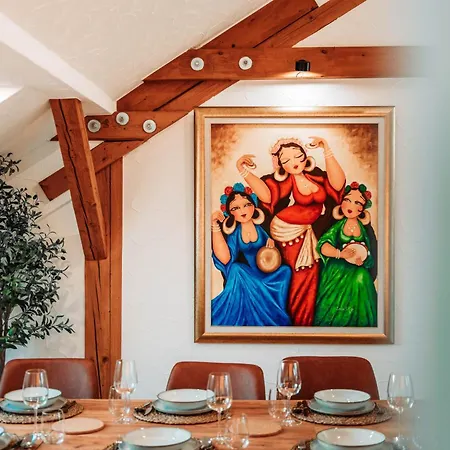 Spacious Penthouse With Ac And Free Parking Steps Away From The Station Coblence