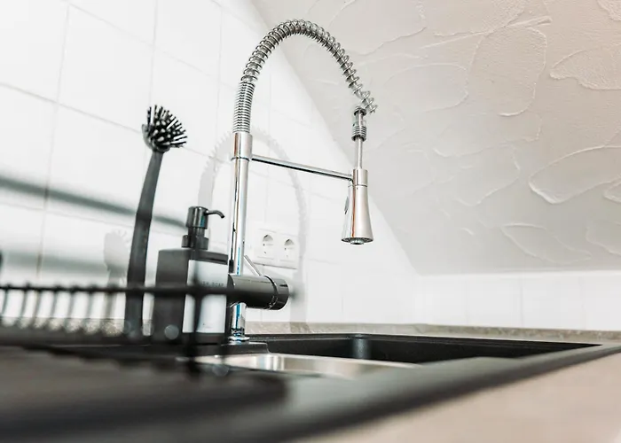 דירה Spacious Penthouse With Ac And Free Parking Steps Away From The Station