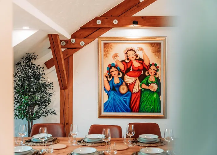 Spacious Penthouse With Ac And Free Parking Steps Away From The Station קובלנץ