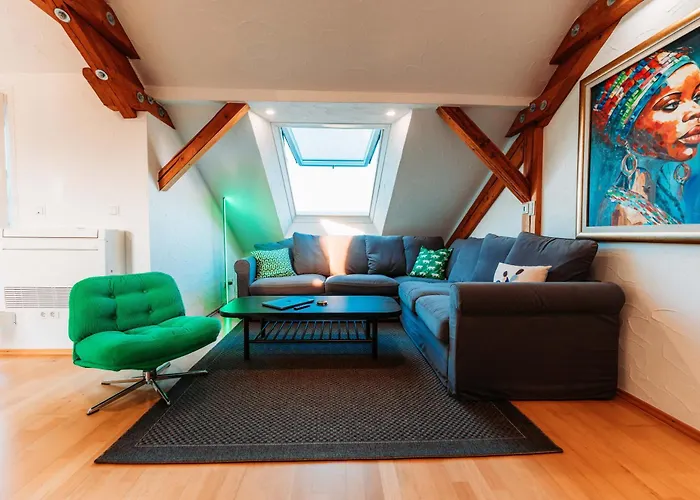 Апартаменты Spacious Penthouse With Ac And Free Parking Steps Away From The Station *