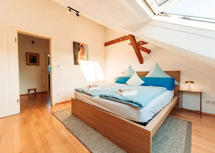 Апартаменты Spacious Penthouse With Ac And Free Parking Steps Away From The Station *