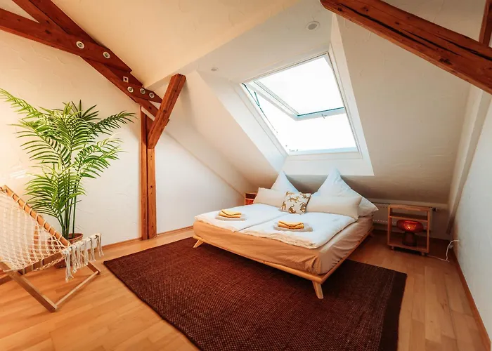 דירה Spacious Penthouse With Ac And Free Parking Steps Away From The Station